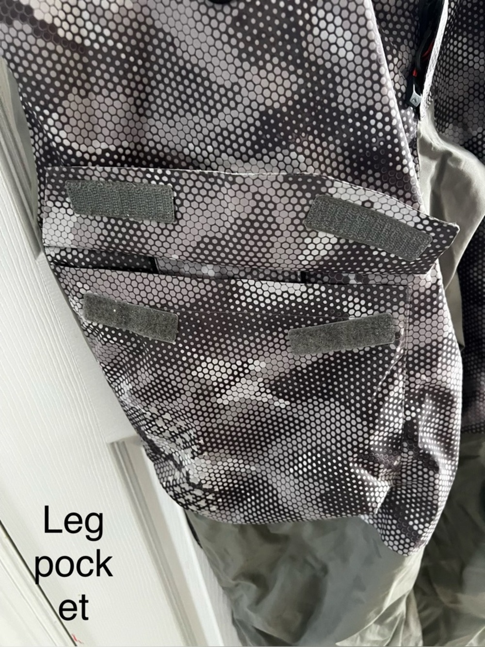 Simms Challenger Bib Overalls Hex Camo Storm XL - Picture 7 of 10